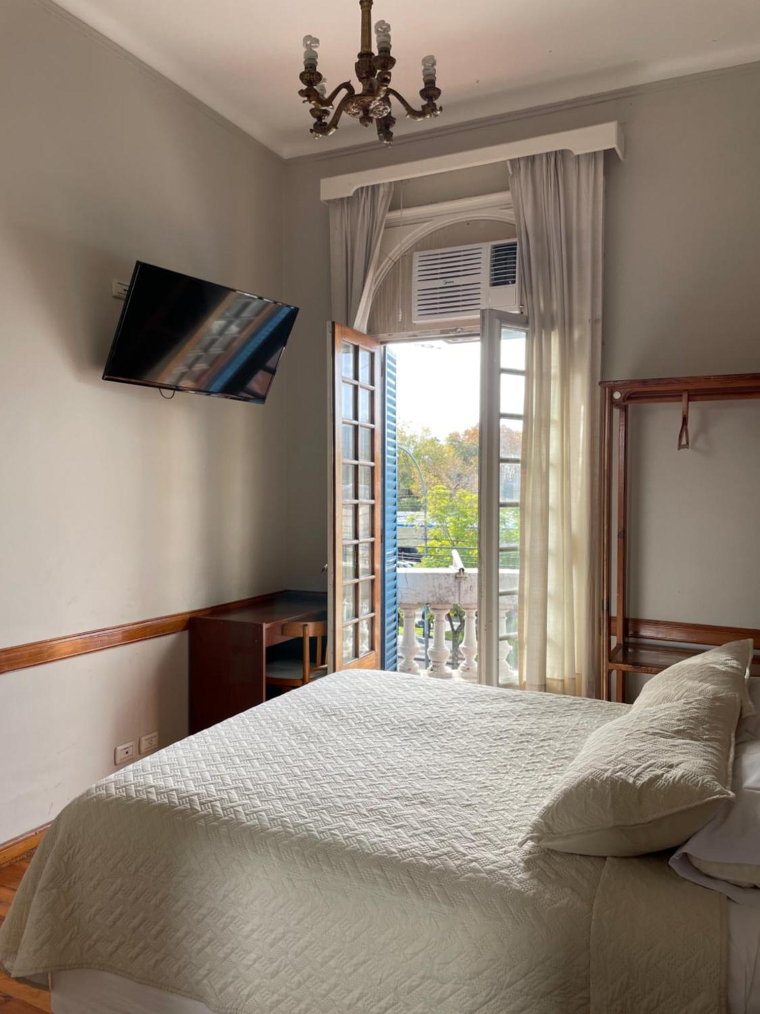 Hotel Vicente López Esterno foto
