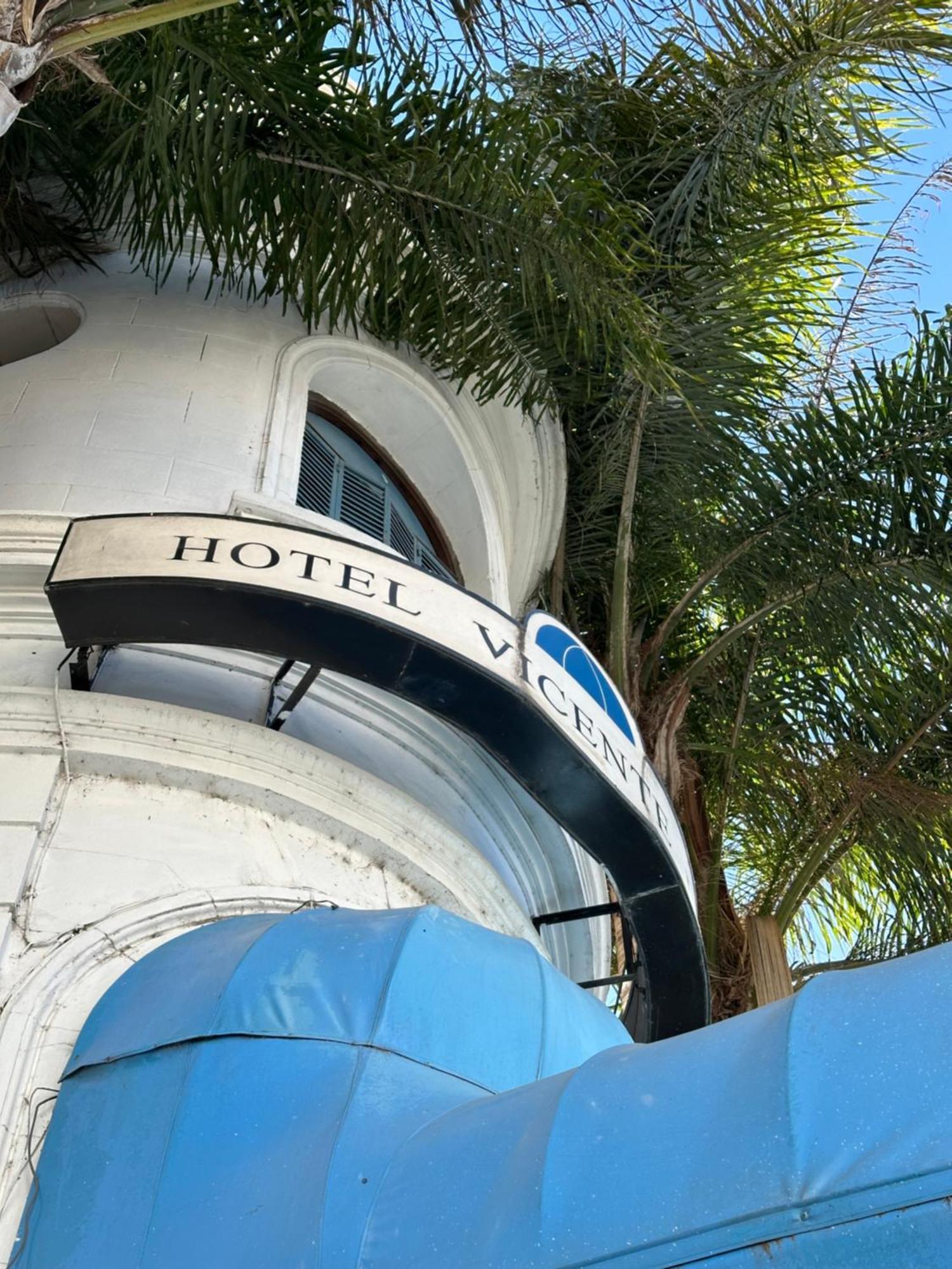 Hotel Vicente López Esterno foto